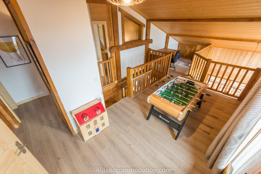 Chalet Marguerite Samoëns - Kids and adults alike will enjoy the snug with table football
