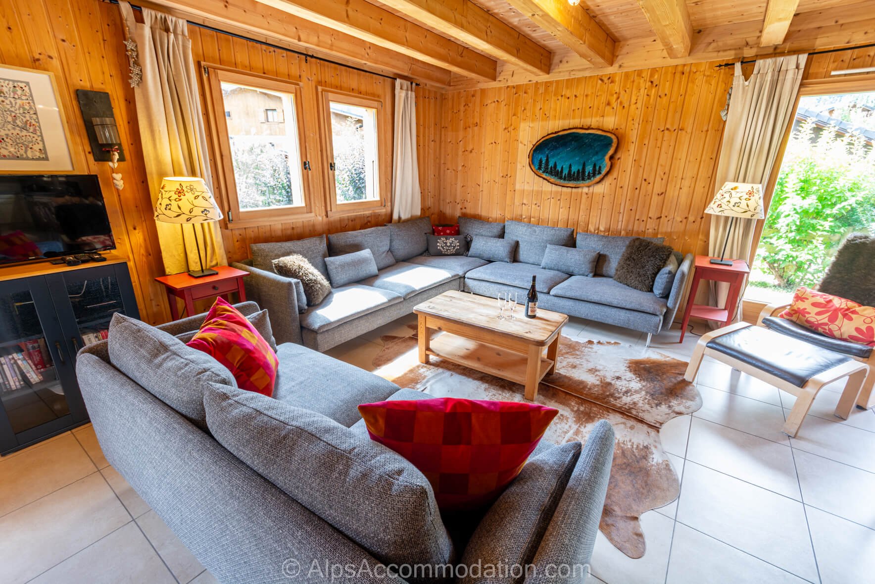Chalet Esse Samoëns -  Lounge with french doors leading to garden