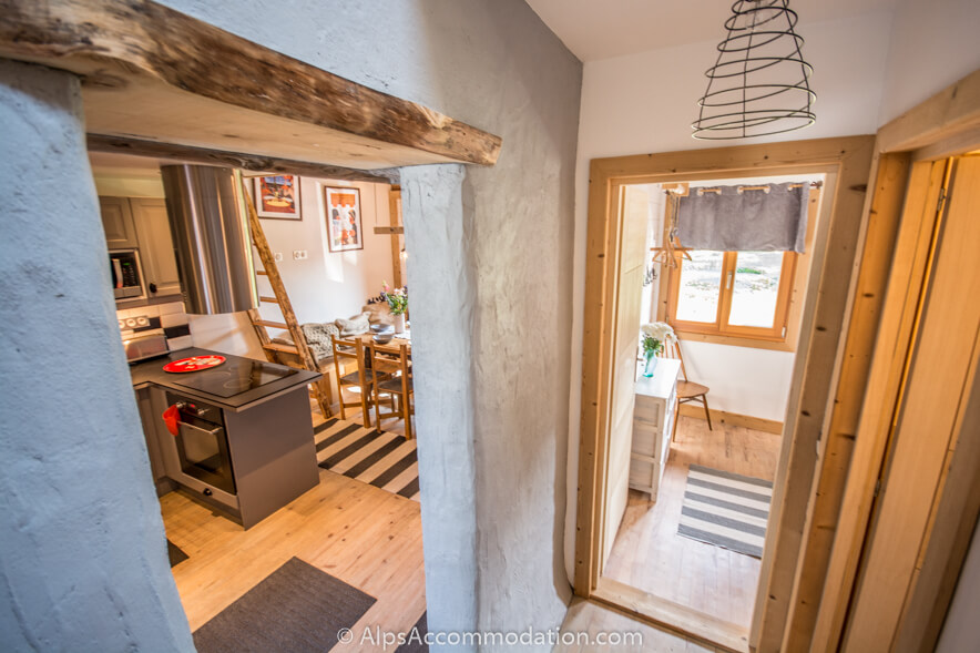 Chalet Tir na nOg Samoëns - Exposed beams and stunning rustic features throughout the property