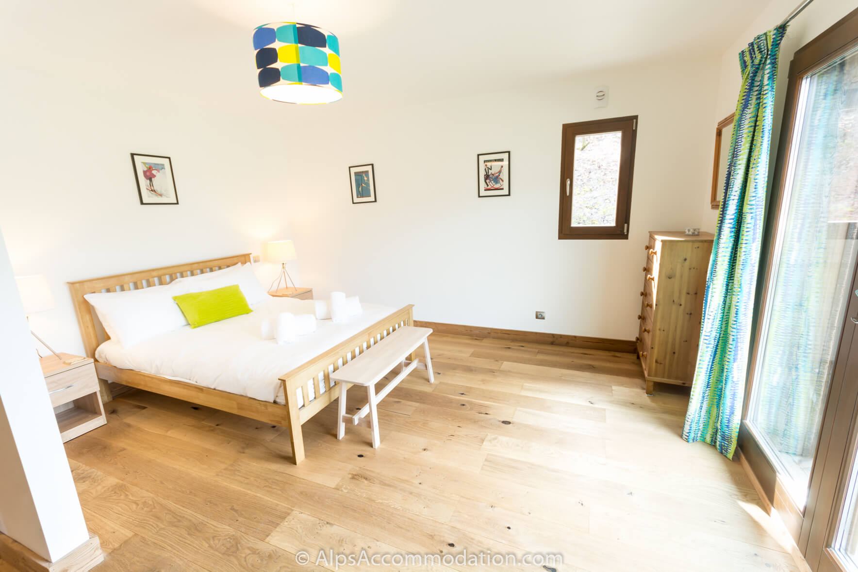 Chalet Gentian Samoëns - Ground floor ensuite bedroom with direct access to gardens
