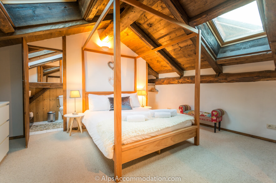 The Mazot Samoëns - Ensuite master bedroom with beds made and towels provided