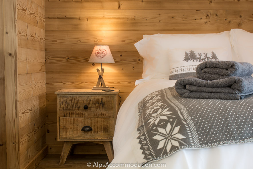 Tête de lit en bois déco chalet montagne home made wooden bed head