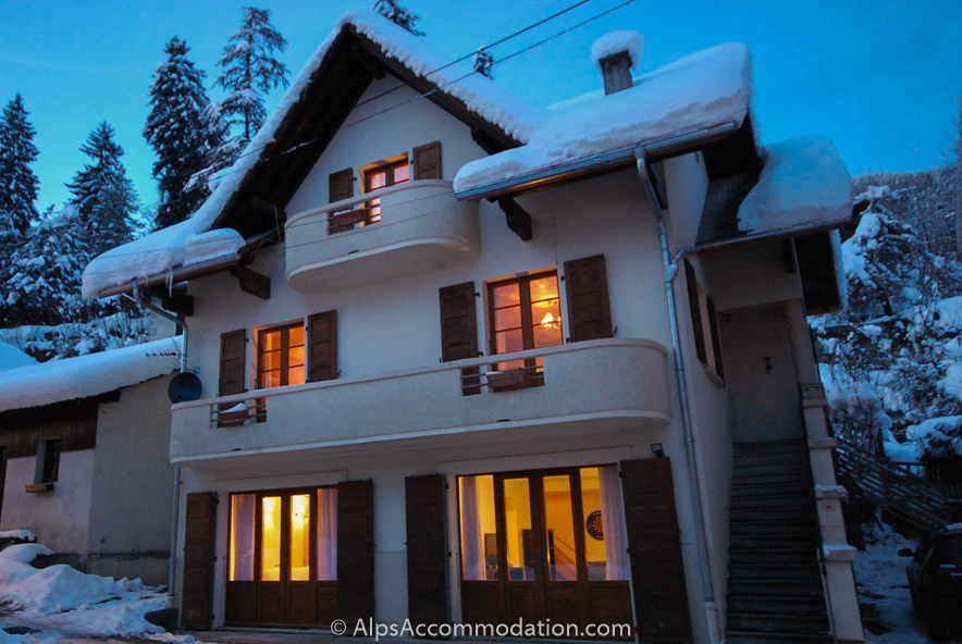 La Maison Blanche Samoëns - Located in the stunning historical quarter of central Samoëns