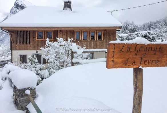La Grange Samoëns - La Grange & La Ferme under beautiful blanket of snow