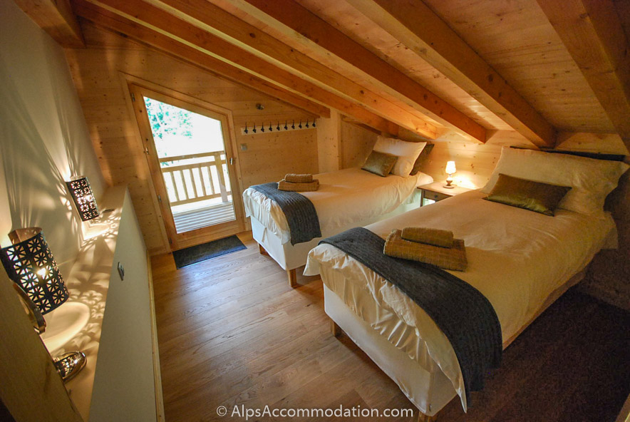 Chalet Maya Samoëns - Twin bedroom with balcony and stunning views