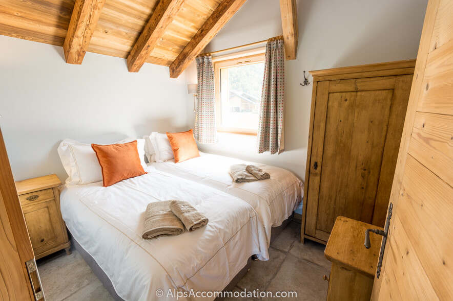 Chalet Petit Coeur Samoëns - The lower bedroom can be configured as a twin or double