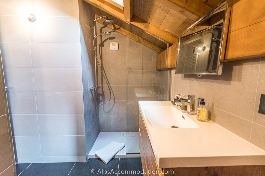 Apartment CH7 Morillon - The family bathroom features a large shower