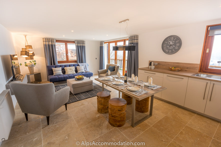 Apartment Falconnières Samoëns - The open plan living dining and kitchen areas