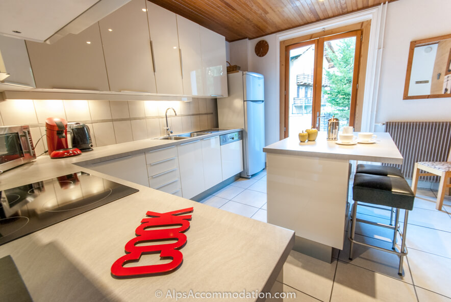 Chalet Moccand Samoëns - Kitchen superbly equipped to a high standard