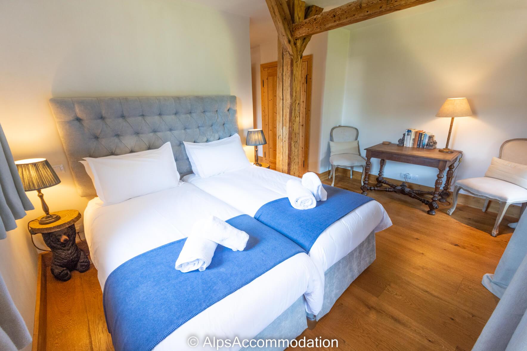 Ferme St Christophe Samoëns - Delightful ensuite bedroom which can also be arranged as a twin