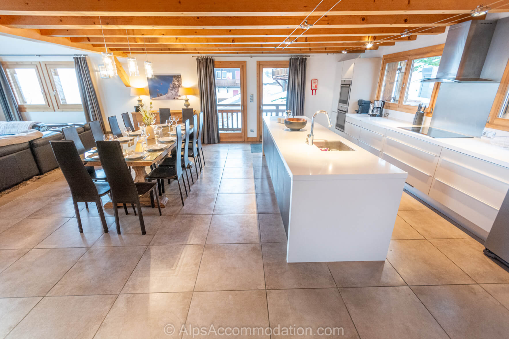 Chalet Foehn Samoëns - Very spacious and well equipped kitchen