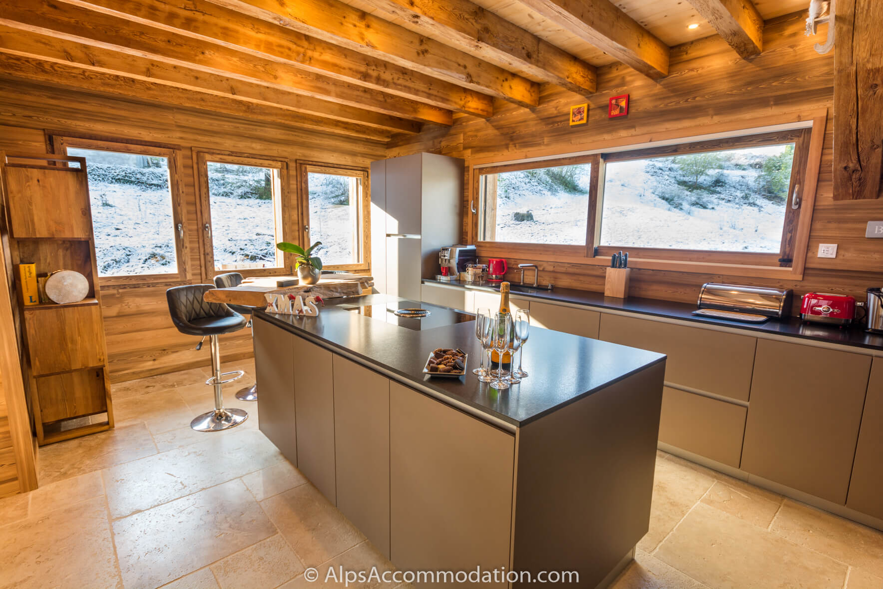 Chalet Sole Mio Morillon - A spacious and fully equipped kitchen