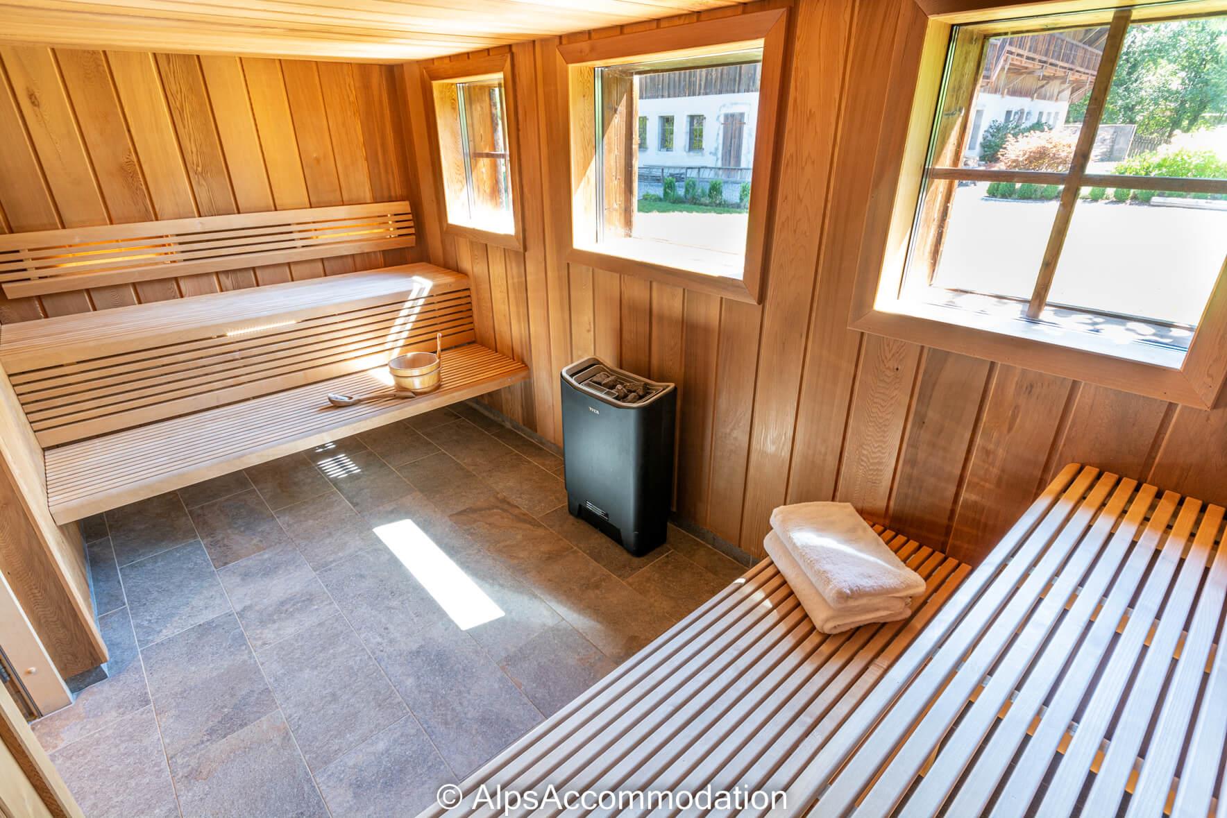 Ferme St Christophe Samoëns - The sauna is located in a renovated mazot overlooking the farmhouse