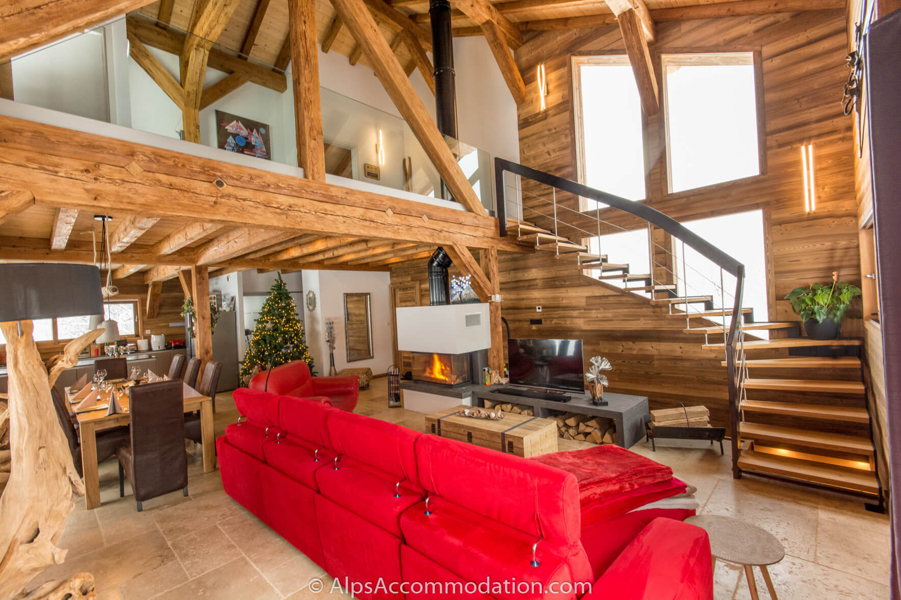 Chalet Sole Mio Morillon - The comfortable living area with reclining sofa