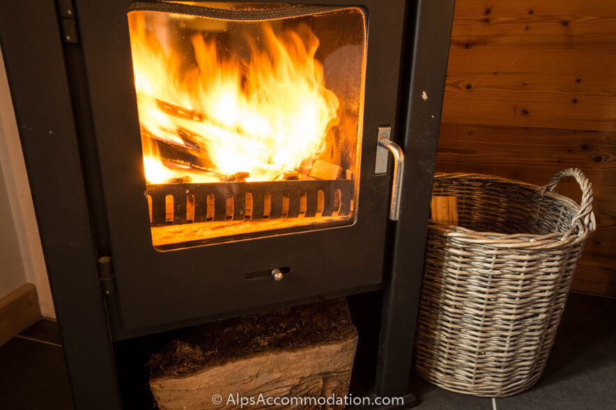 La Maison Blanche Samoëns - Relax in front of the comforting log burner