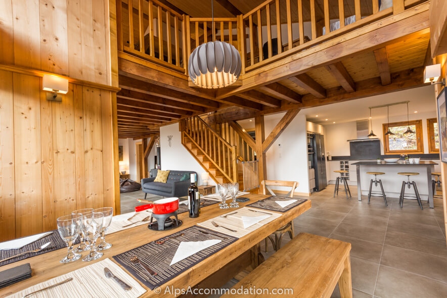 Chalet Marguerite Samoëns - A double height ceiling and huge windows offering great views