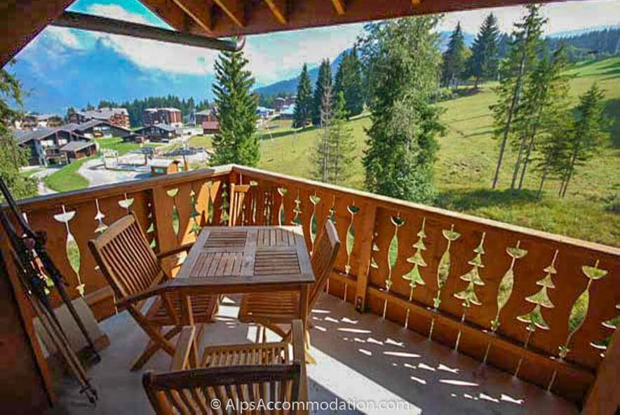 Chalet Alpage Morillon 1100 - Enjoy stunning views from the sunning balcony over the pistes of Morillon 1100 towards the dramatic peak of the Criou