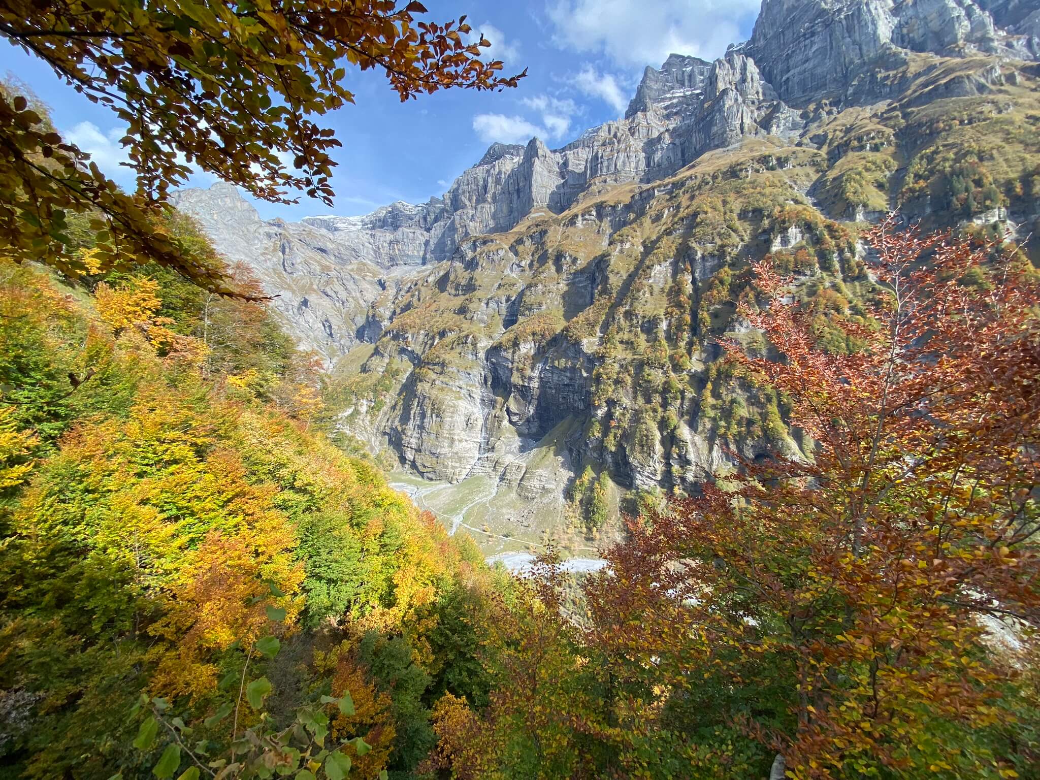 Le Cirque Du Fer A Cheval In Autumn