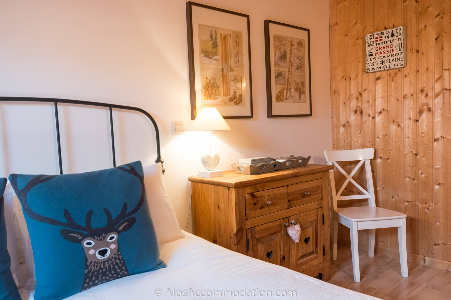Chalet Esse Samoëns - The chalet features delightful soft furnishings and decor