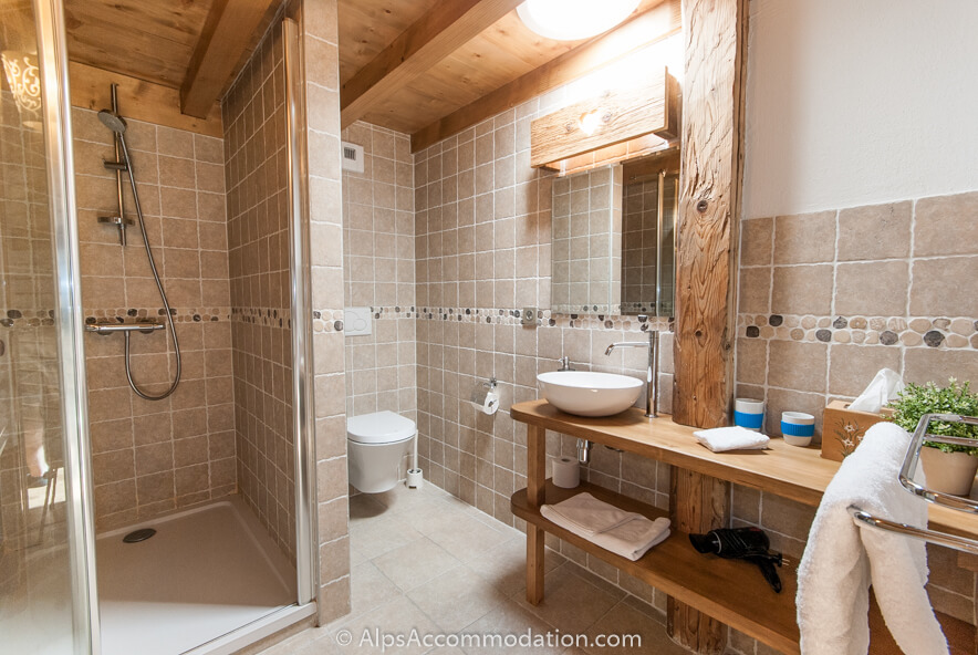 La Grange-Ferme Samoëns - Family bathroom with large shower