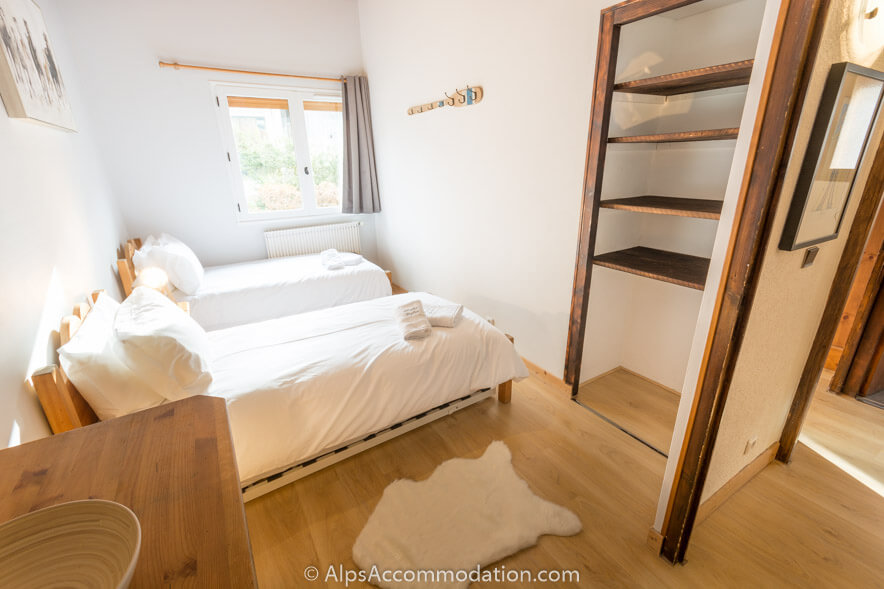 Chalet Taylor Morillon - The twin bedroom can be converted to a triple thanks to a pull out bed