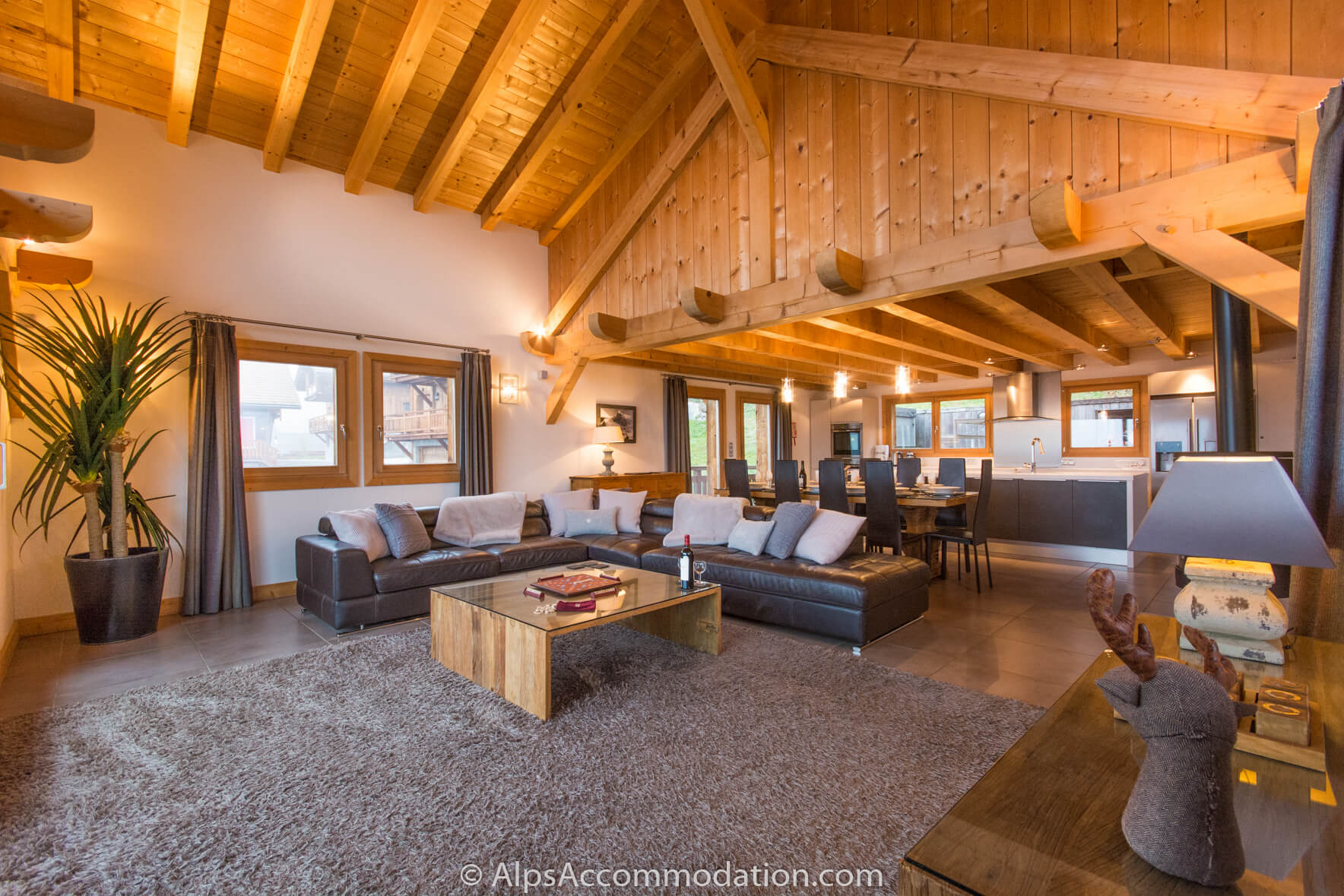 Chalet Foehn Samoëns - The magnificent living area of this luxury chalet