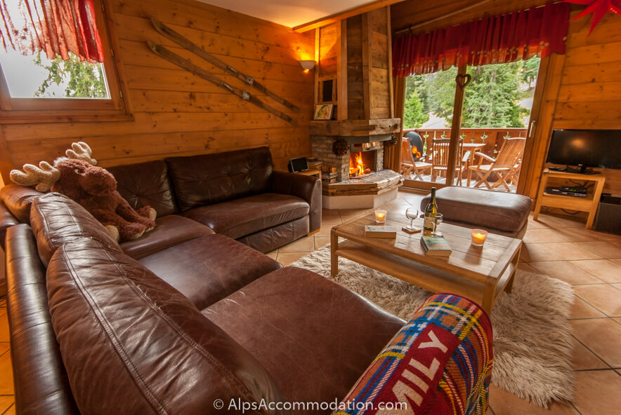 Chalet Alpage Morillon 1100 - Spacious open plan living, dining and kitchen with beautiful fire place