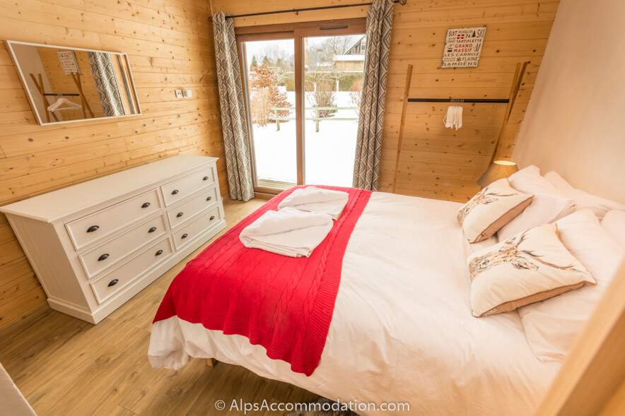 Chalet Balthazar Samoëns -  Fantastic views over the garden from this bedroom with king size bed (or twin beds)