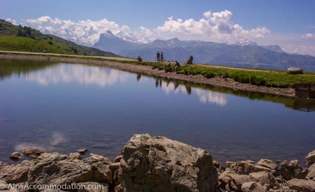 Lac%20du%20Joux%20Plane%20above%20Samoens