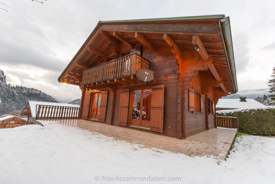 Chalet Sisu Sixt-Fer-à-Cheval - The chalet has a generous amount of outside space including a large terrace