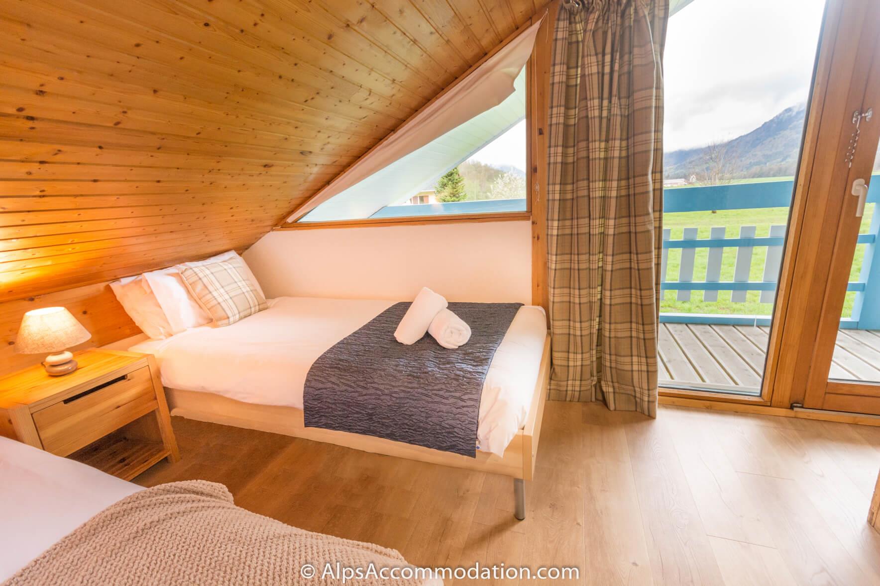 Chalet Bleu Morillon - More wonderful views from the triple bedroom