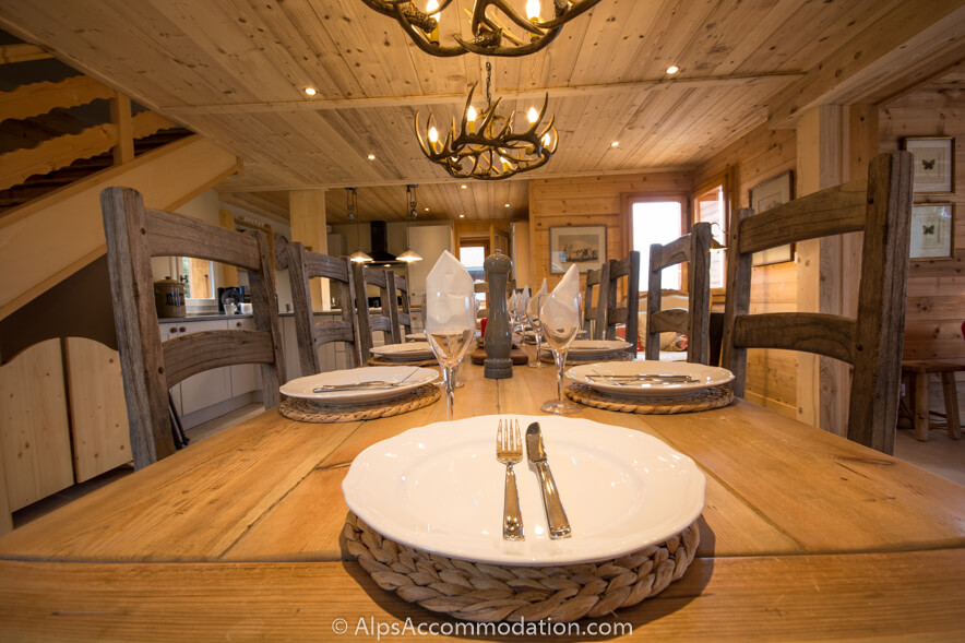Chalet Gentiane Bleue Samoëns - Huge dining table in the impressive dining area