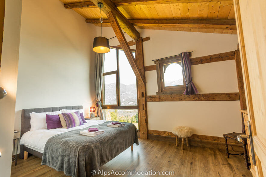 Chalet Skean-Dhu Samoëns - Stunning ensuite master bedroom with dressing room and stunning mountain views