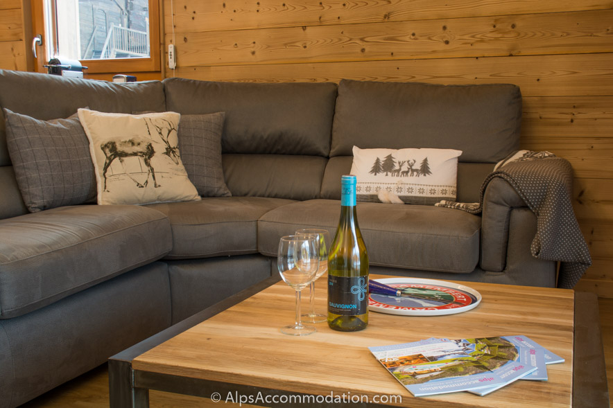 No.1 Chalet L'Orlaya Samoëns - Relax tired legs in the living area