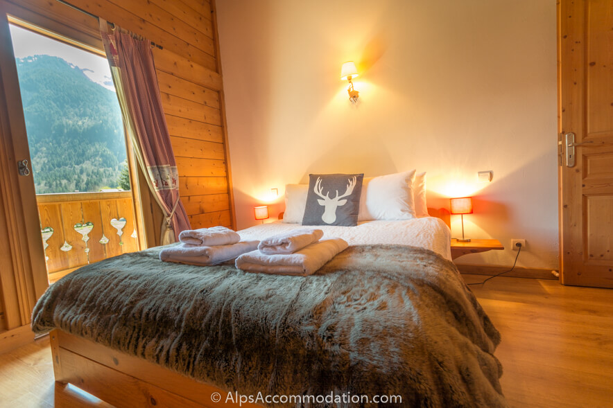 Chalet du Mont des Fraises Samoëns - Stunning views from the private sunny balcony