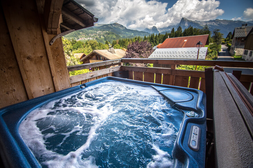 Chalet Pomet Morillon - Stunning views from the hot tub