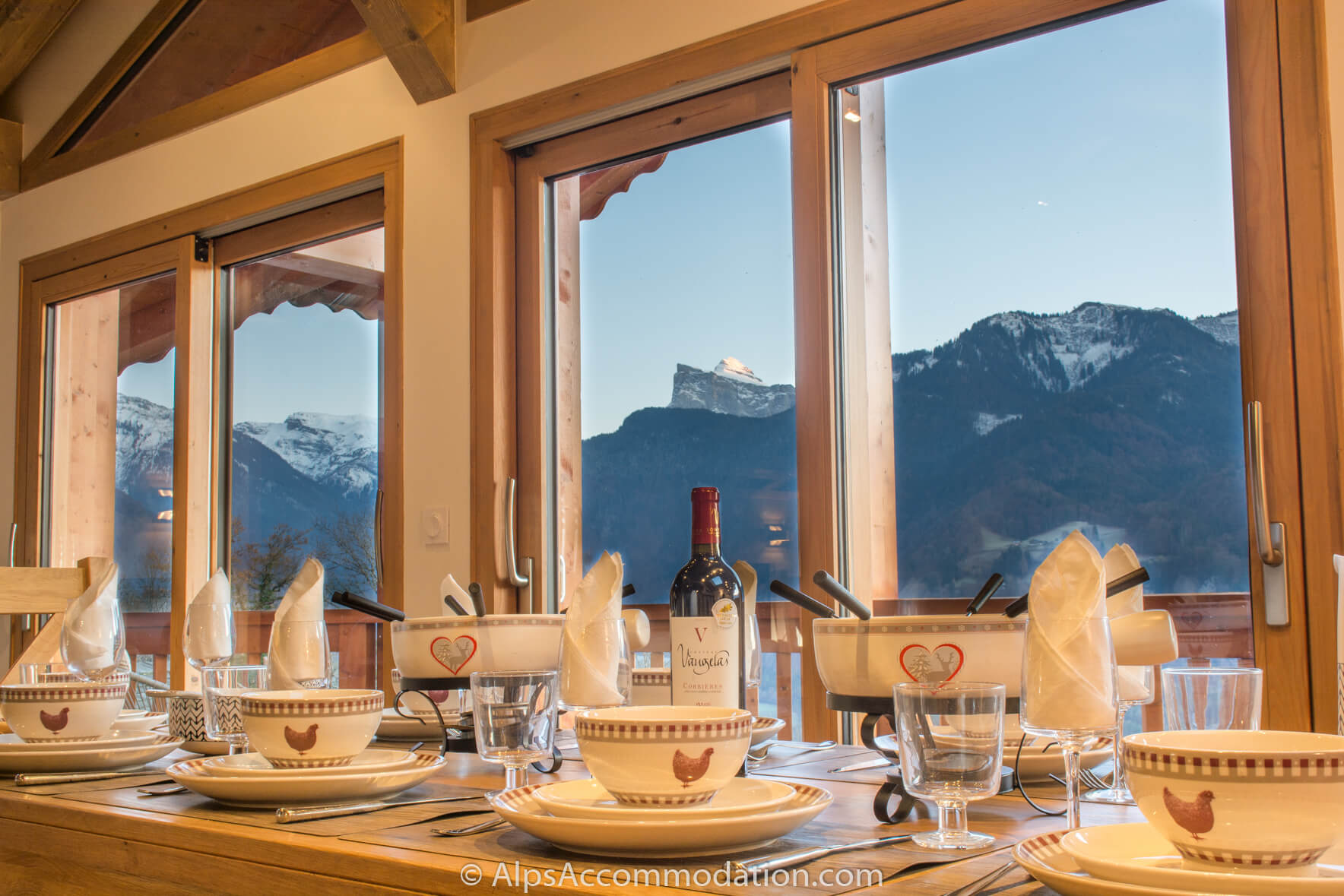 Chalet 75 Samoëns - Extendable dining area with stunning views over Samoens