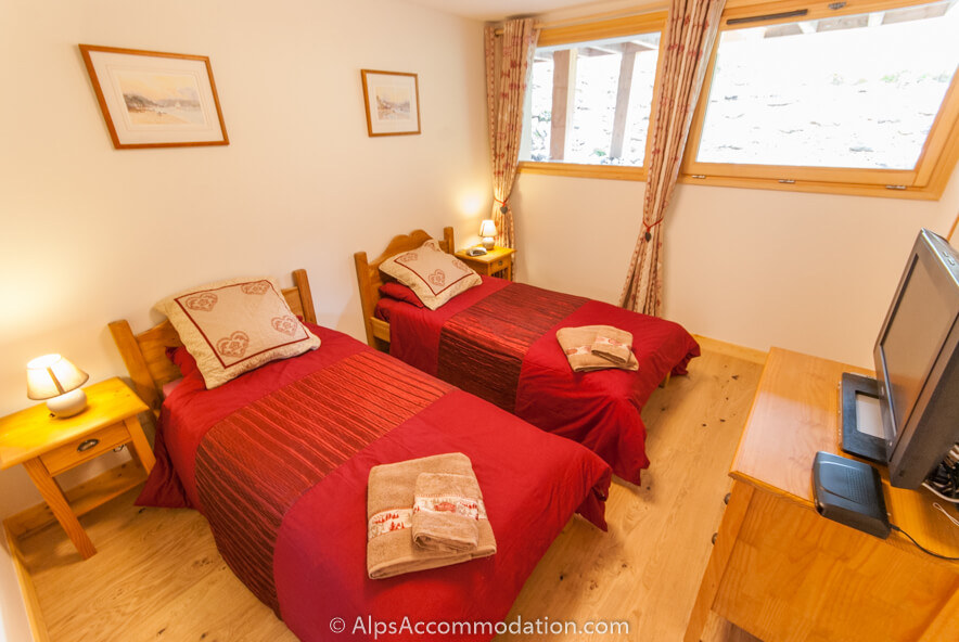 Apartment La Tibolire Sixt-Fer-à-Cheval - Spacious twin bedroom with Satellite TV and DVD