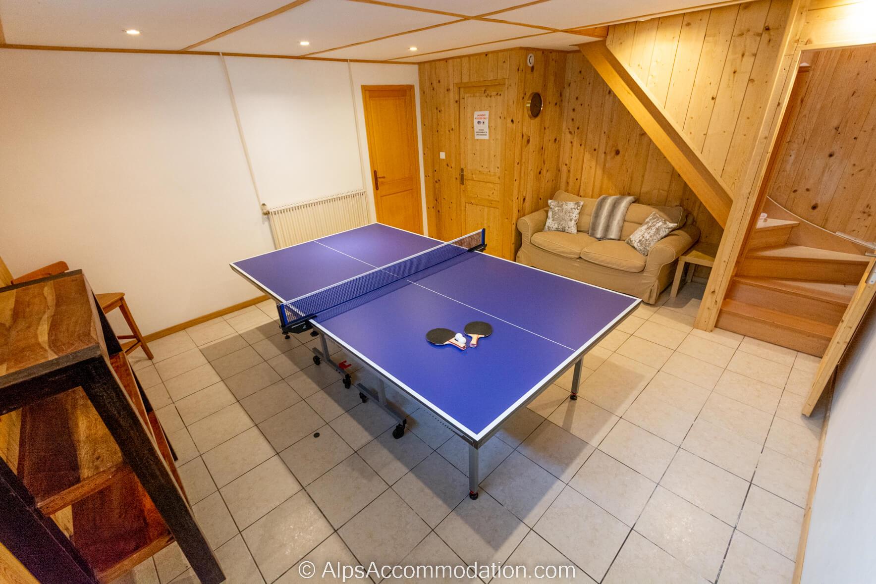 Chalet Taylor Morillon - Games room with table tennis