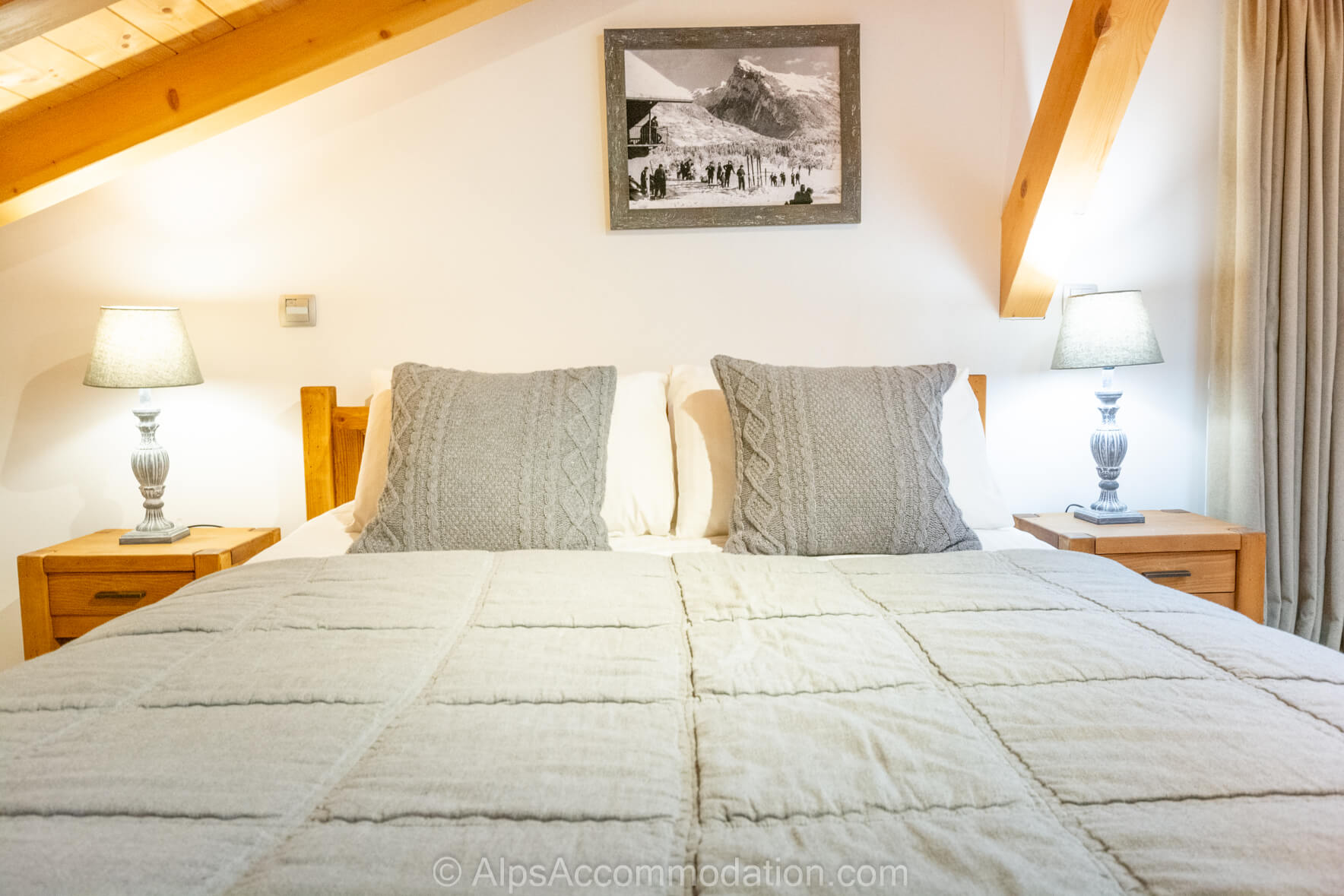 Chalet Foehn Samoëns - Incredibly comfortable family bedroom with ensuite bathroom