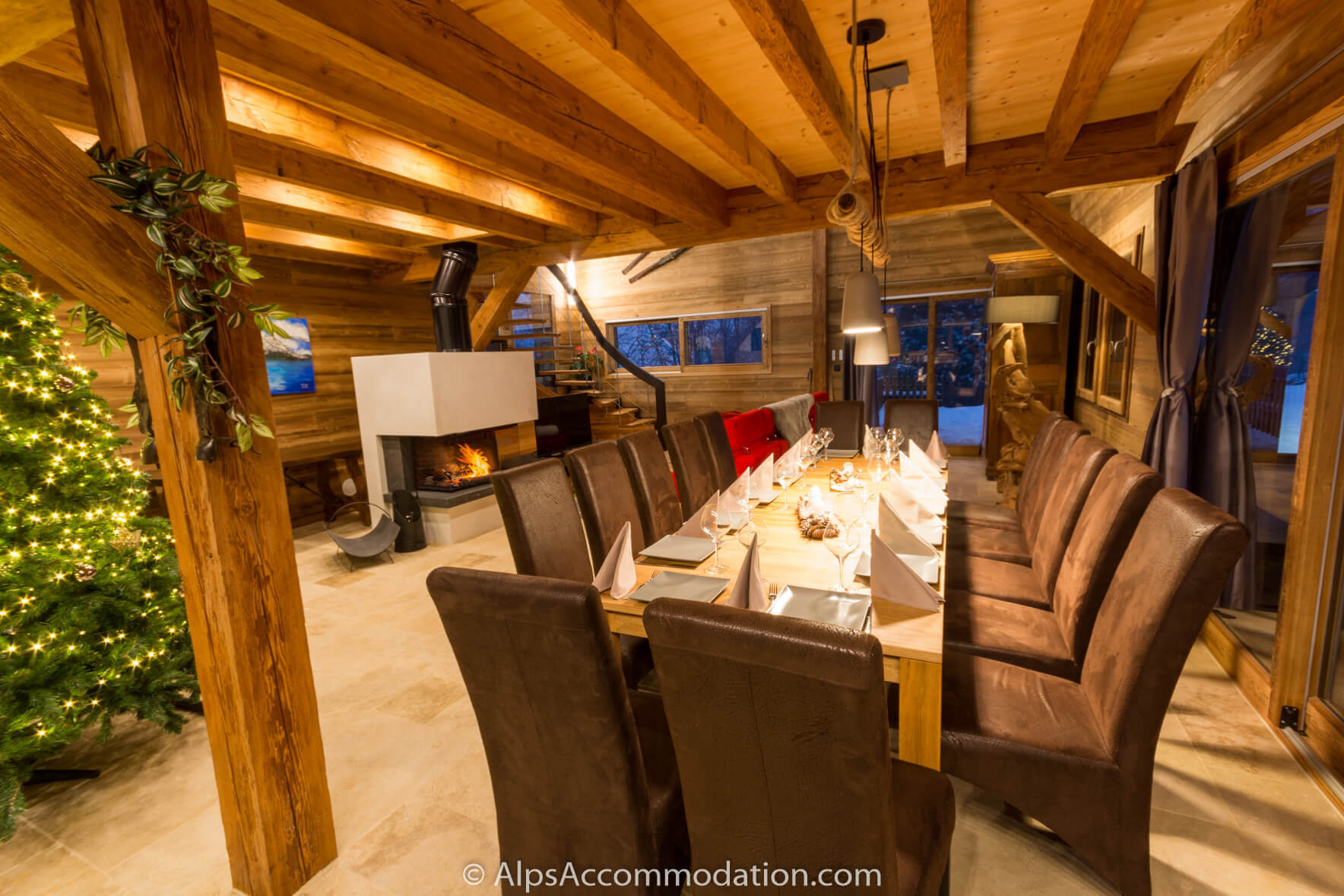Chalet Sole Mio Morillon - Beautiful dining area overlooking the gardens