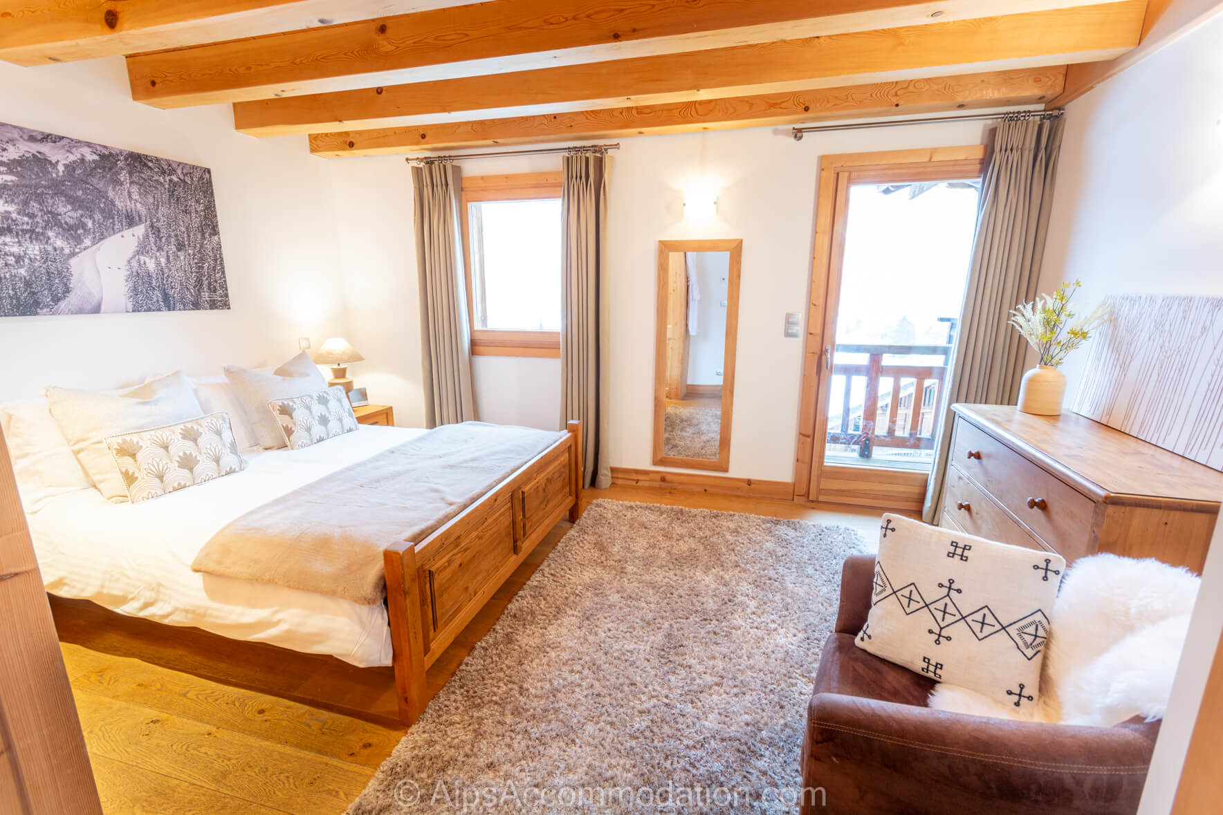 Chalet Foehn Samoëns - Ensuite master bedroom with private balcony and wonderful views