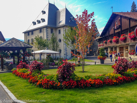 Samoens%20Village%20Square%20in%20Summer