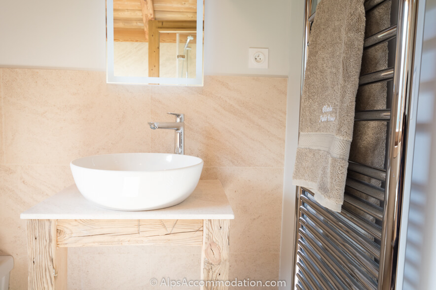 Chalet Petit Coeur Samoëns - Featuring two stylish bathrooms
