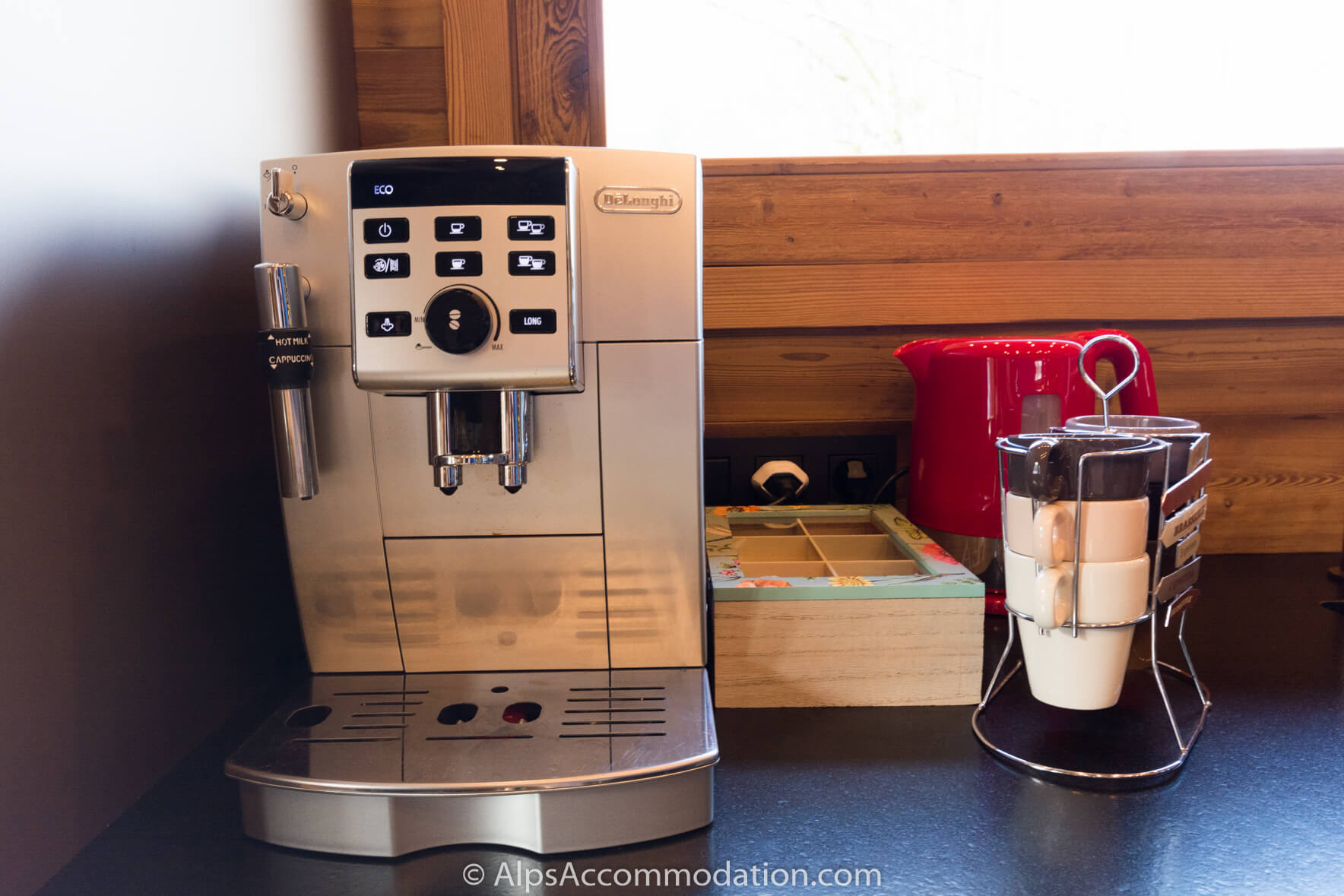 Chalet Sole Mio Morillon - A luxurious coffee machine is provided