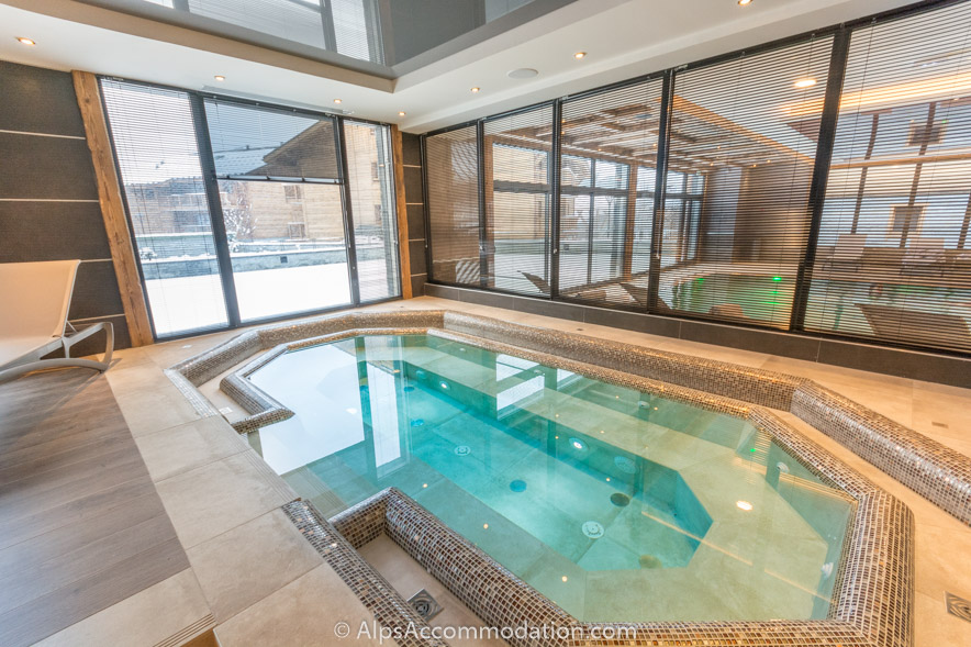 Apartment Bel Air Samoëns - The wellness area features a swimming pool, sauna, steam room, sensory shower, Nordic bath and spa