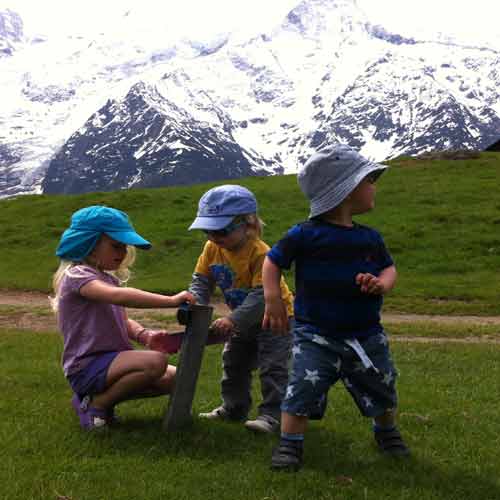 Kids-Playing-at-Parc-de-Mer