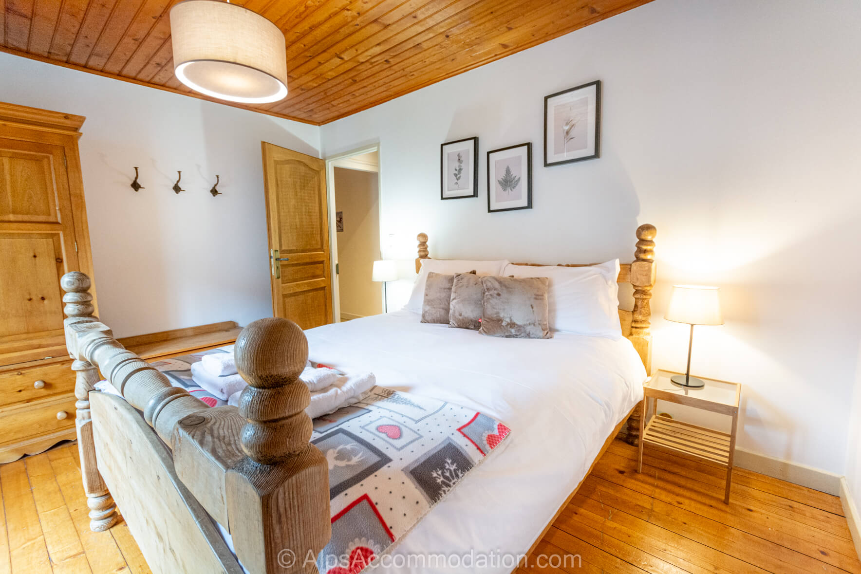 Chalet Mysig Samoëns - Very comfortable bedorom with south facing balcony