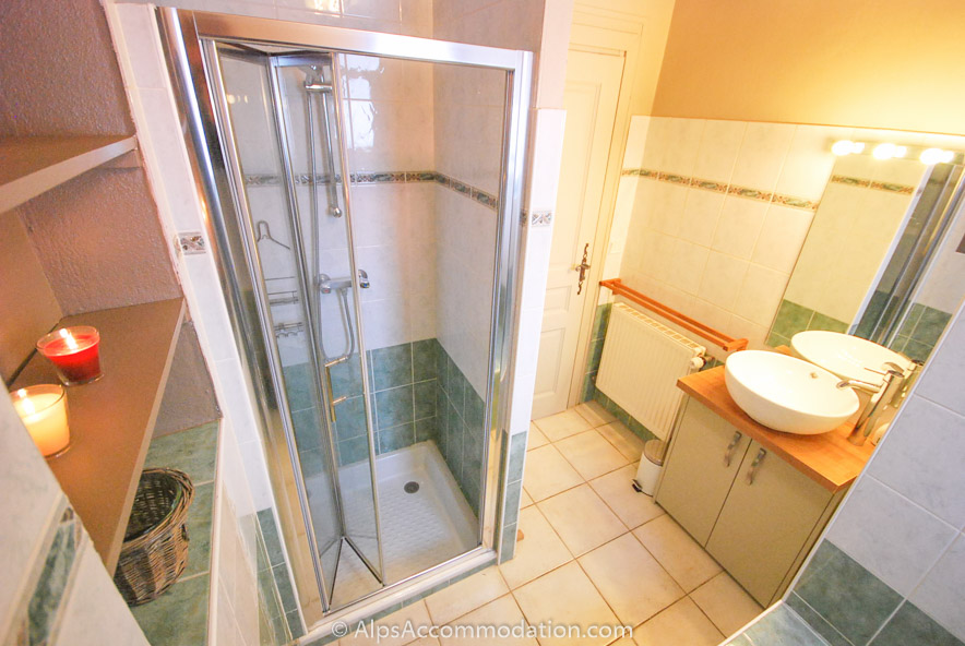Maison Deux Coeurs Samoëns - Shower Room