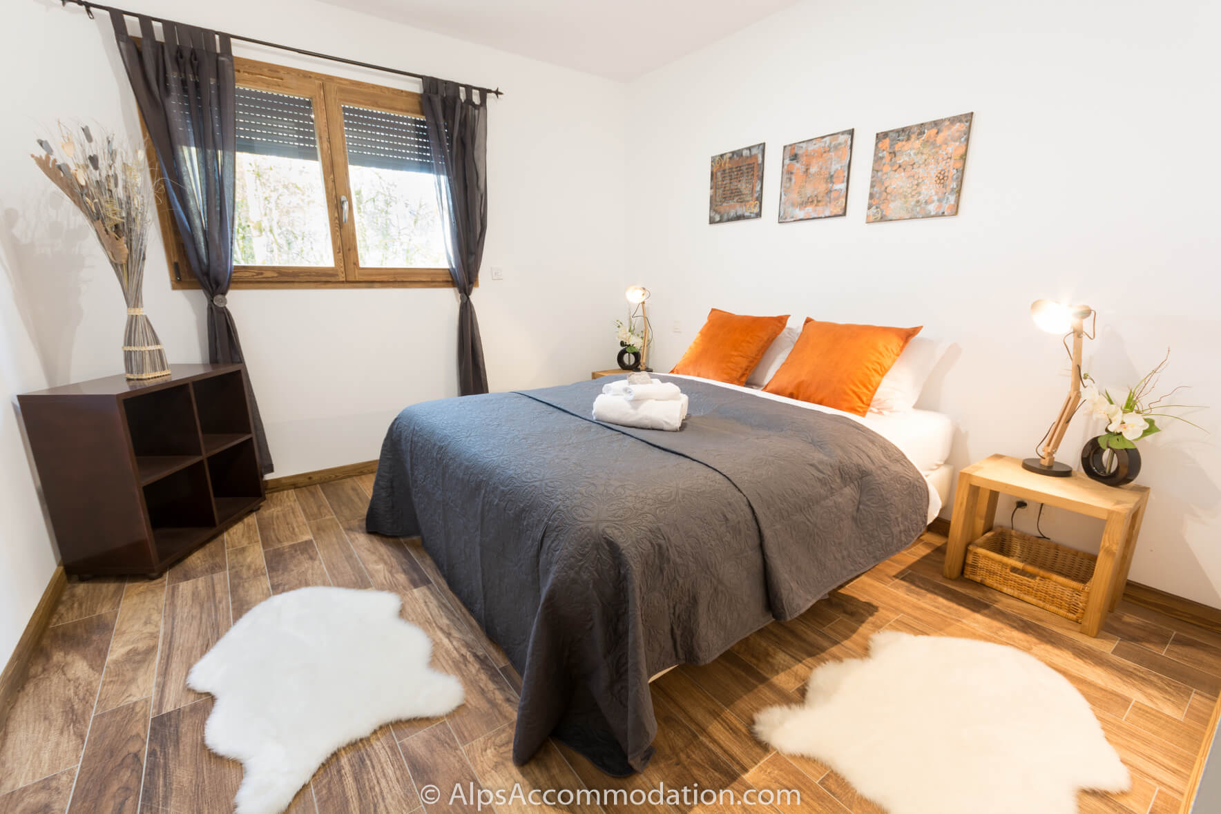 Chalet Sole Mio Morillon - Spacious ensuite bedroom on the lower level